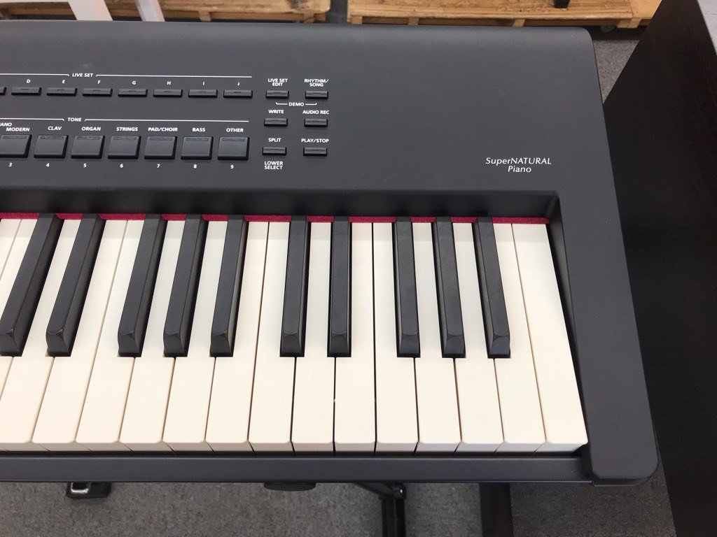 Cận cảnh ROLAND RD-800 tại Piano House